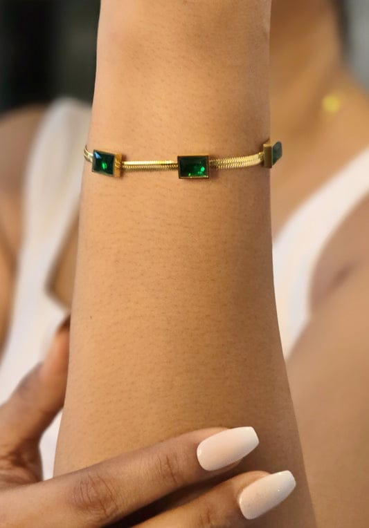 Luxurious Emerald Green Square Cut Gem Gold Bracelet